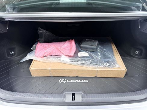 New 2025 Lexus ES 350 Ultra Luxury image 11