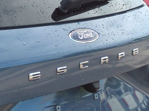 Used 2023 Ford Escape Active w/ Tech Pack #1 AWD/4WD image 12