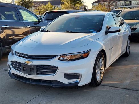 Used 2017 Chevrolet Malibu LT image 1