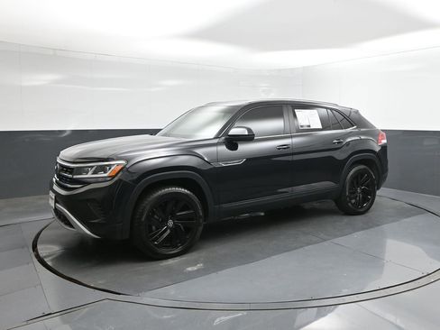 Used 2023 Volkswagen Atlas Cross Sport SE w/ Panoramic Sunroof Package image 1