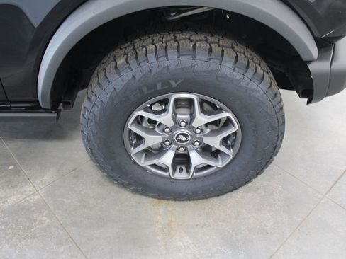 Used 2023 Ford Bronco Badlands image 57