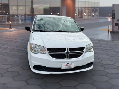 Used 2018 Dodge Grand Caravan SE w/ UConnect Hands-Free Group FWD image 7