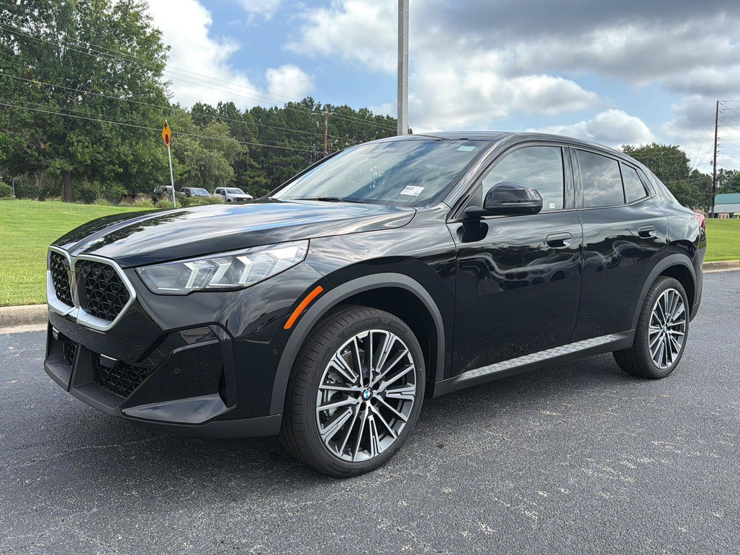 New 2026 BMW X2 xDrive28i w/ Technology Package AWD/4WD image 1