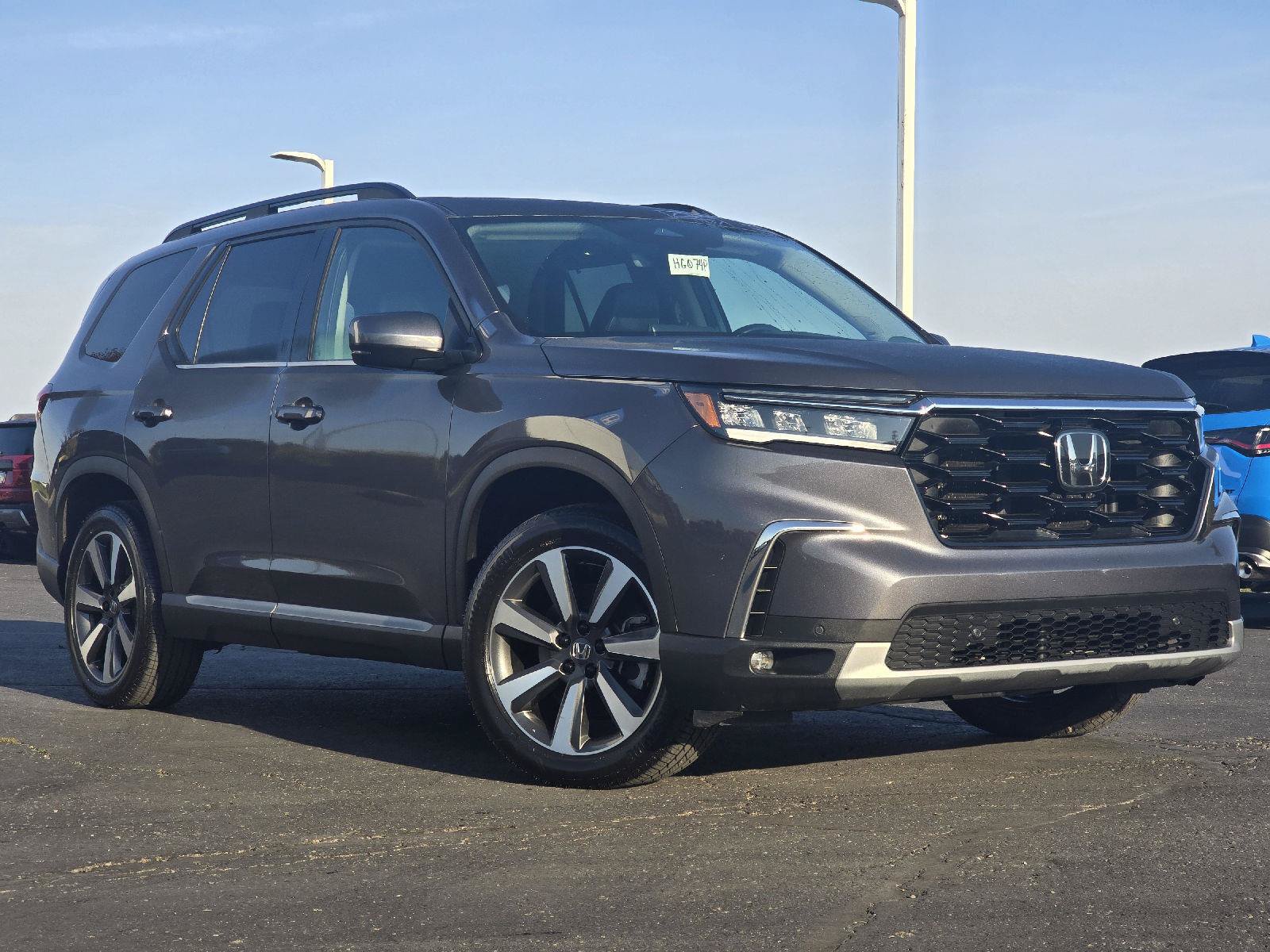 Certified 2023 Honda Pilot Touring image 1