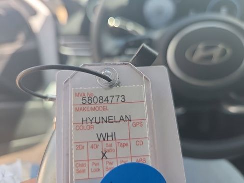 Used 2025 Hyundai Elantra SEL image 6