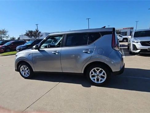 Used 2024 Kia Soul LX w/ LX Technology Package image 5