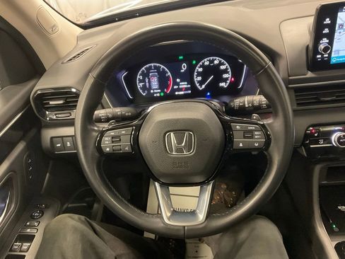 Used 2023 Honda Pilot Touring image 17