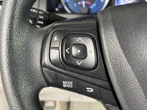 Used 2016 Toyota Camry LE image 24