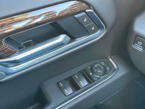 Certified 2025 GMC Sierra 1500 Elevation image 32
