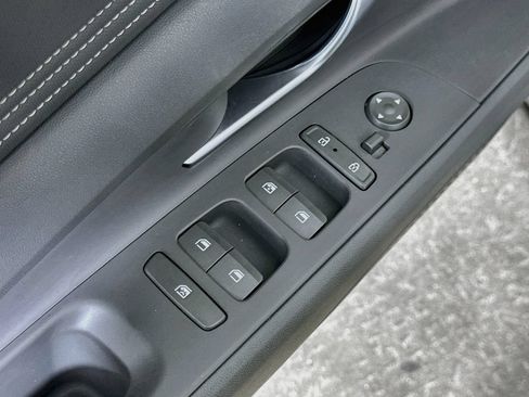 Used 2025 Hyundai Elantra SEL FWD image 20