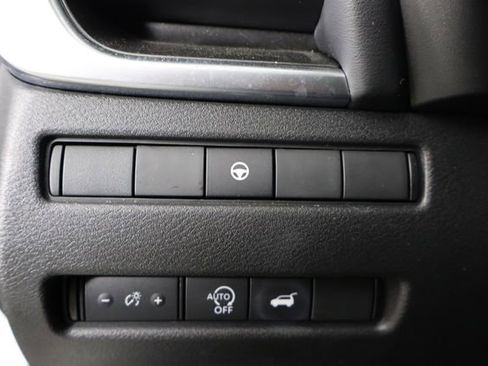 Used 2023 Nissan Rogue SV w/ SV Premium B Package image 22