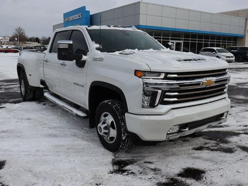 Used 2022 Chevrolet Silverado 3500 High Country w/ Safety Package II image 2