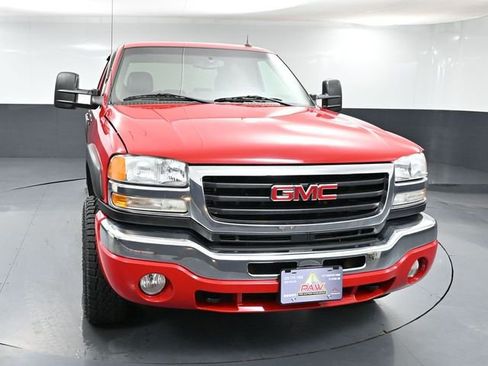 Used 2005 GMC Sierra 2500 SLT w/ Heavy-Duty Power Package image 11