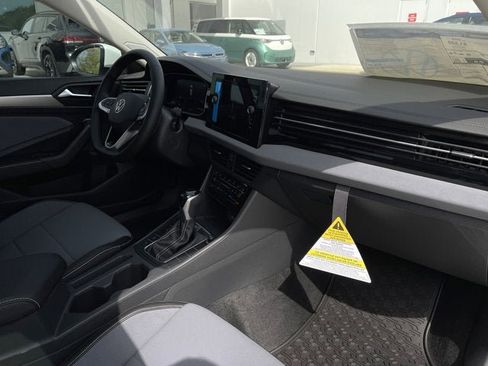 New 2025 Volkswagen Jetta SE image 23