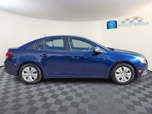 Used 2013 Chevrolet Cruze LS FWD image 7