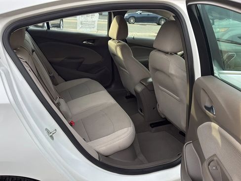 Used 2017 Chevrolet Cruze LT image 26