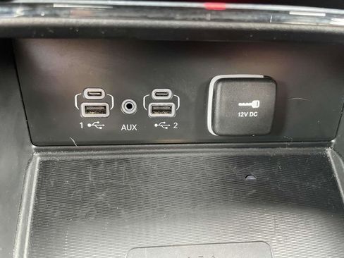 Certified 2025 Jeep Grand Cherokee Altitude image 39