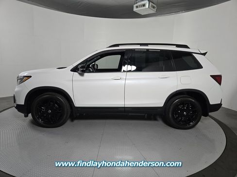 Certified 2024 Honda Passport Black Edition image 3