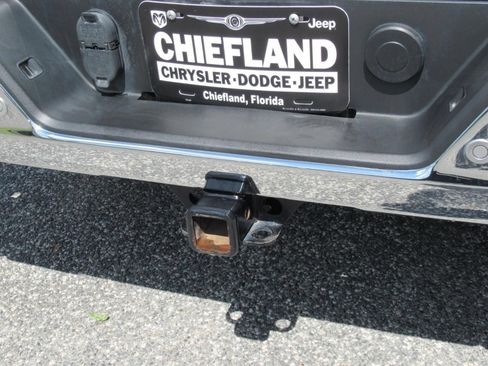 Used 2021 Chevrolet Silverado 1500 LTZ AWD/4WD image 32
