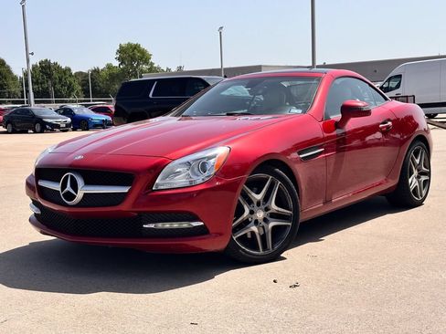 Used 2016 Mercedes-Benz SLK 300 image 8