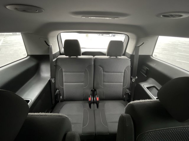 Used 2021 GMC Acadia SLE w/ Driver Convenience Package FWD image 35