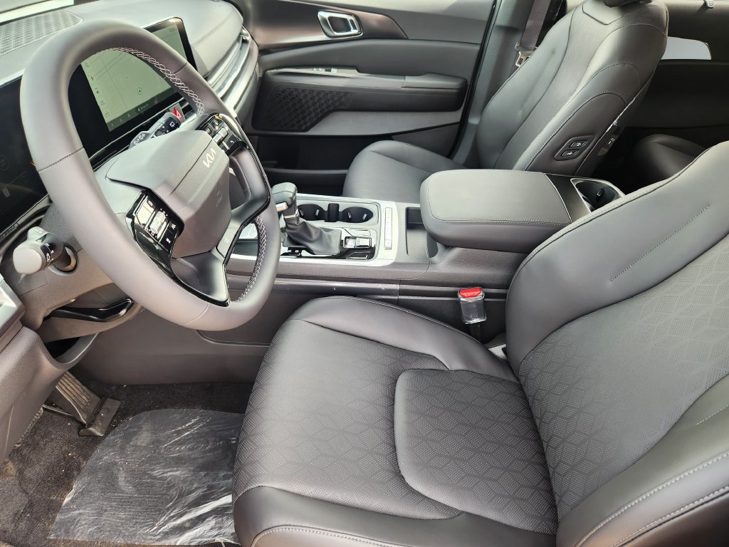 New 2027 Kia Carnival EX FWD image 6