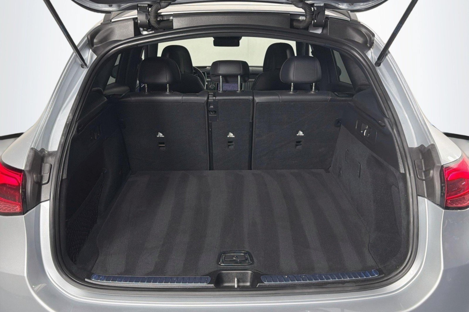 Used 2023 Mercedes-Benz GLC 300 4MATIC image 25