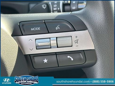 Certified 2025 Hyundai Tucson SE AWD/4WD image 24