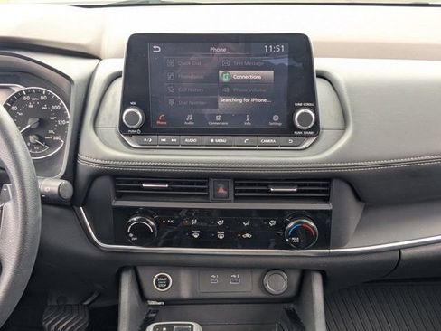 Used 2023 Nissan Rogue S FWD image 18