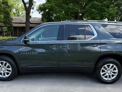 Used 2019 Chevrolet Traverse LT FWD image 9