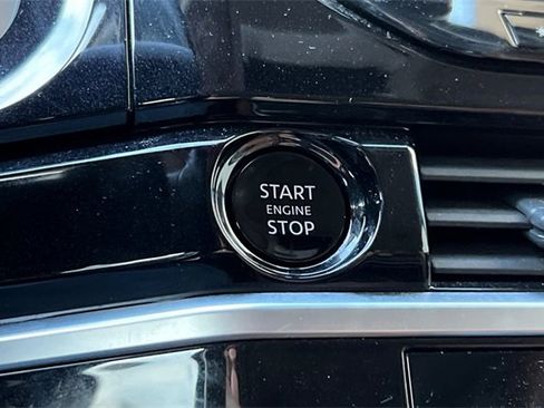 Used 2025 Nissan Pathfinder Platinum w/ Cargo Package image 30