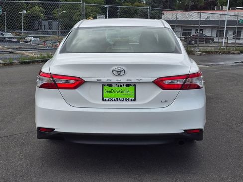 Used 2018 Toyota Camry LE FWD image 6