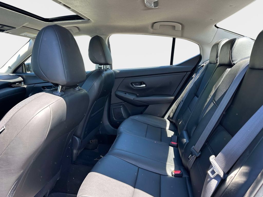 Certified 2023 Nissan Sentra SR w/ SR Premium Package FWD image 15