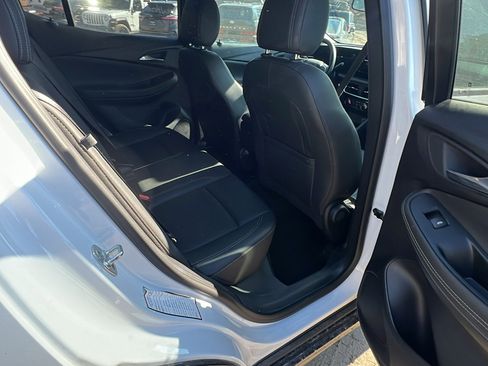 Used 2024 Buick Encore GX Sport Touring image 21