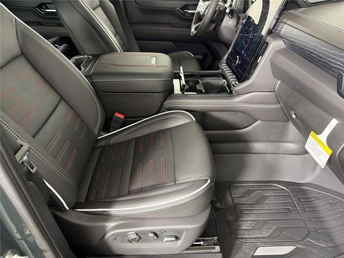 New 2026 GMC Yukon AT4 Ultimate AWD/4WD image 11