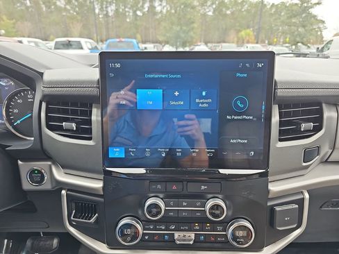 Used 2024 Ford Expedition Max XLT image 27