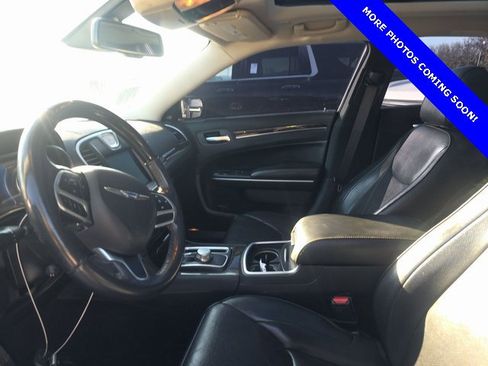 Used 2019 Chrysler 300 Limited image 7