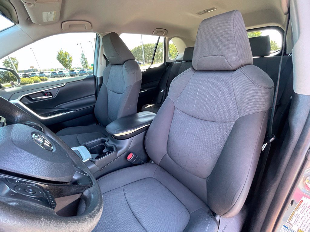 Used 2021 Toyota RAV4 XLE AWD/4WD image 22
