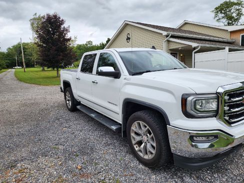 Used 2018 GMC Sierra 1500 SLT w/ SLT Premium Package AWD/4WD image 3