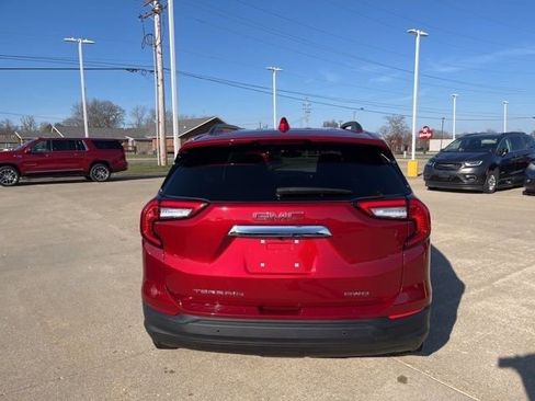 Used 2023 GMC Terrain SLE w/ Driver Convenience Package image 6