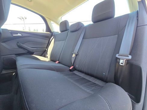 Used 2015 Ford Focus SE w/ SE Sport Package FWD image 17