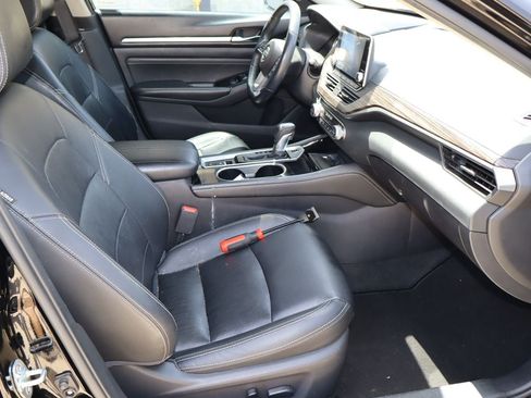 Used 2020 Nissan Altima 2.5 Platinum FWD image 17