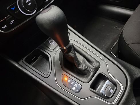 Used 2020 Jeep Cherokee Latitude w/ Cold Weather Group image 26