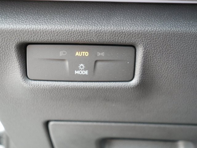Certified 2026 Volkswagen Tiguan SE AWD/4WD image 23