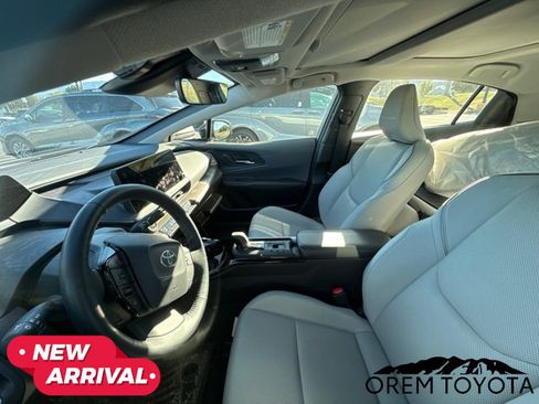 Used 2024 Toyota Prius XLE AWD/4WD image 15