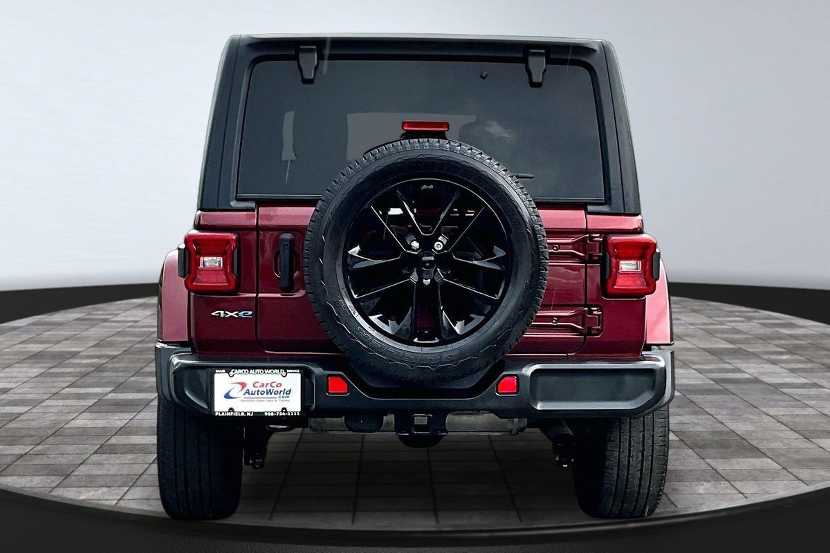 Used 2021 Jeep Wrangler Unlimited Sahara w/ Cold Weather Group AWD/4WD image 6