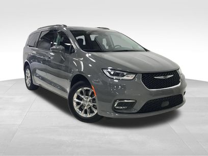 Used 2022 Chrysler Pacifica Touring-L