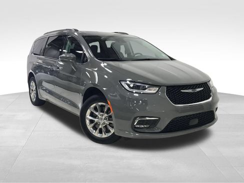 Used 2022 Chrysler Pacifica Touring-L AWD/4WD image 1