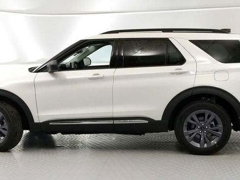 New 2025 Ford Explorer Active w/ Active Comfort Package image 6