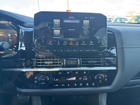 Used 2025 Nissan Pathfinder Platinum w/ Black Appearance Package image 20